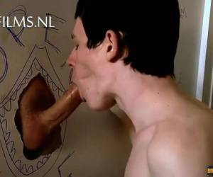 gloryholeee chupar