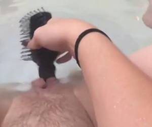 mastubatingg en el baño