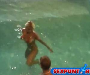 sexo en el agua