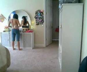 sabrosa adolescente hace un vídeo