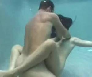 follar bajo el agua